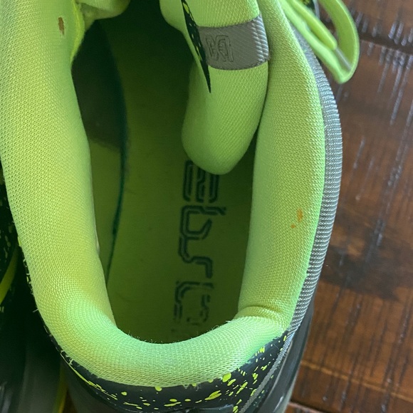 Nike Men Gray and Neon Green Sneakers - Picture 4 of 13